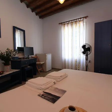 Smaragda & * Platis Gialos (Sifnos)