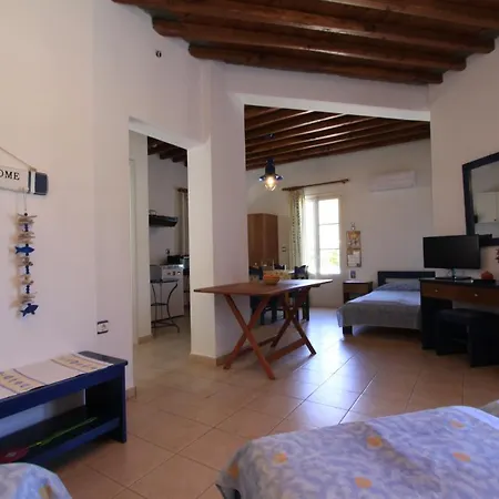 Smaragda & Lejlighed Platis Gialos (Sifnos)