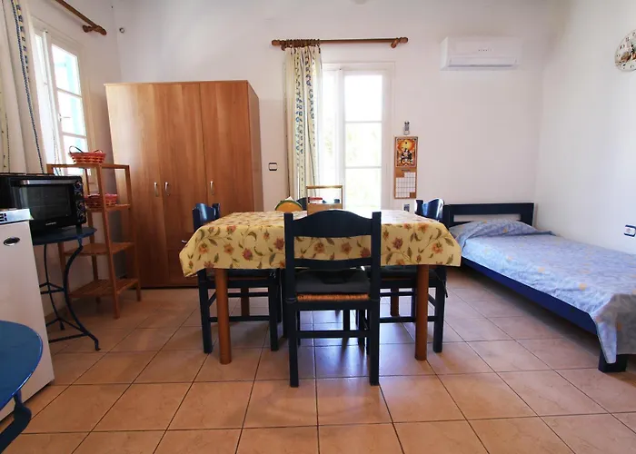 Apartament Smaragda & *